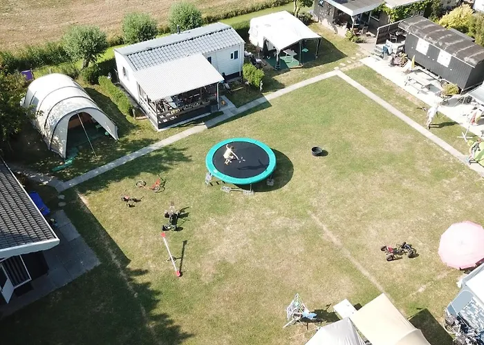 Tiny Pipowagen Koolmees Oudesluis (North Holland)