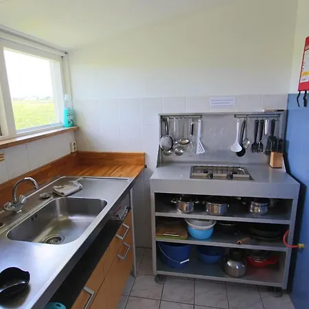 Tiny Pipowagen Koolmees